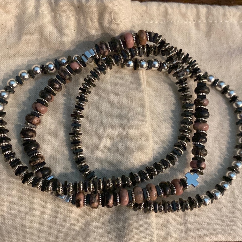 Stunning Handmade Beaded Stretchy Bracelet or necklace in black pink silver.